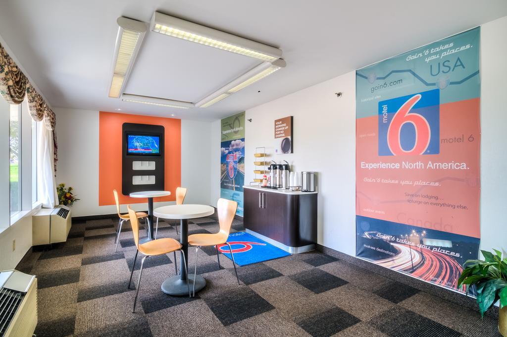Motel 6 노멀 외부 사진